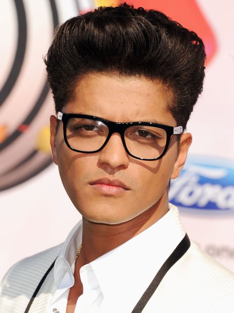 Bruno Mars - Pop Stars Who Know How To Rock A Pair Of Specs - Capital