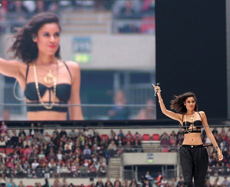 AlunaGeorge At The Summertime Ball 2013