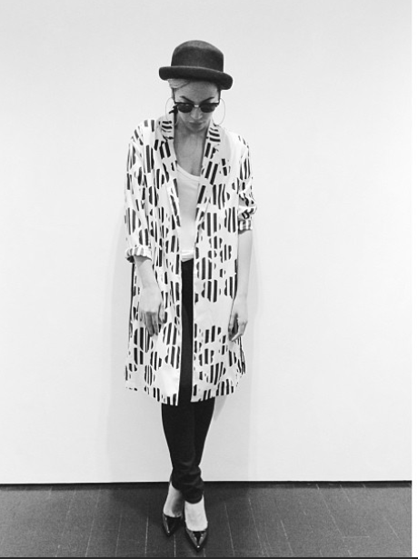 beyonce in black and white outfit