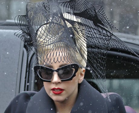 lady-gaga-glasses-1-1384441296-view-0.jp