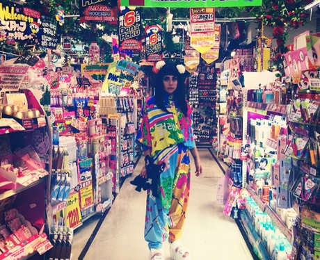 lady-gaga-japan-instagram-1407922331-vie