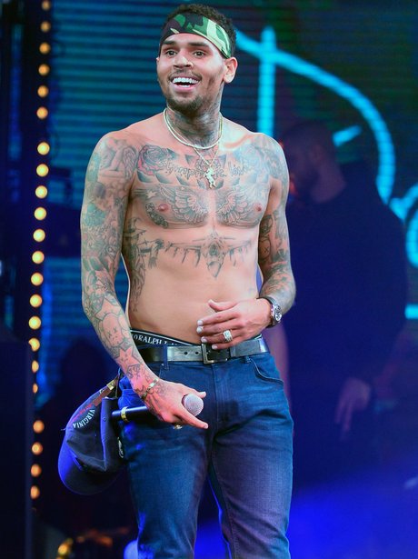 [Image: chris-brown-performs-at-drais-beach-club...view-1.jpg]