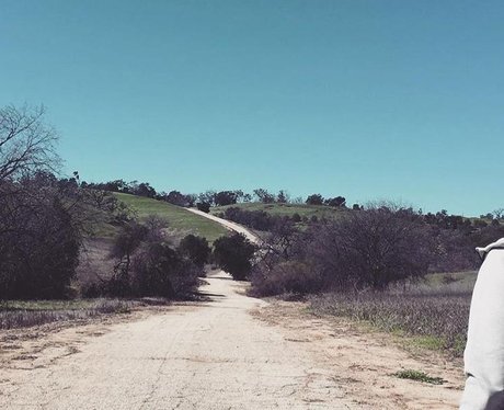Kim, Khloe and Lamar head to the hills for hike be